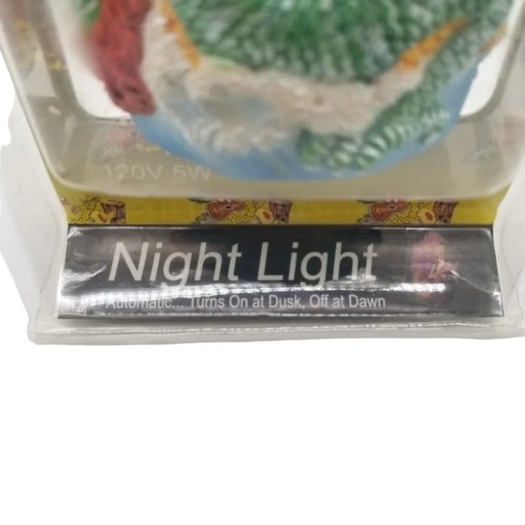 Dragon Night Light Automatic 5 Watt Bulb Swivel Plug Sealed - Picture 2 of 7